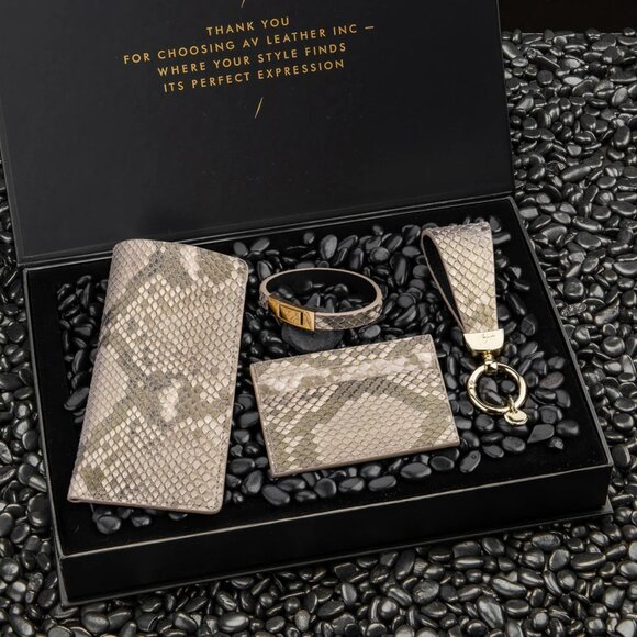 Luxury Python Leather Gift Set – Handmade & Elegant - Desert Camo Color - Picture 5 of 5
